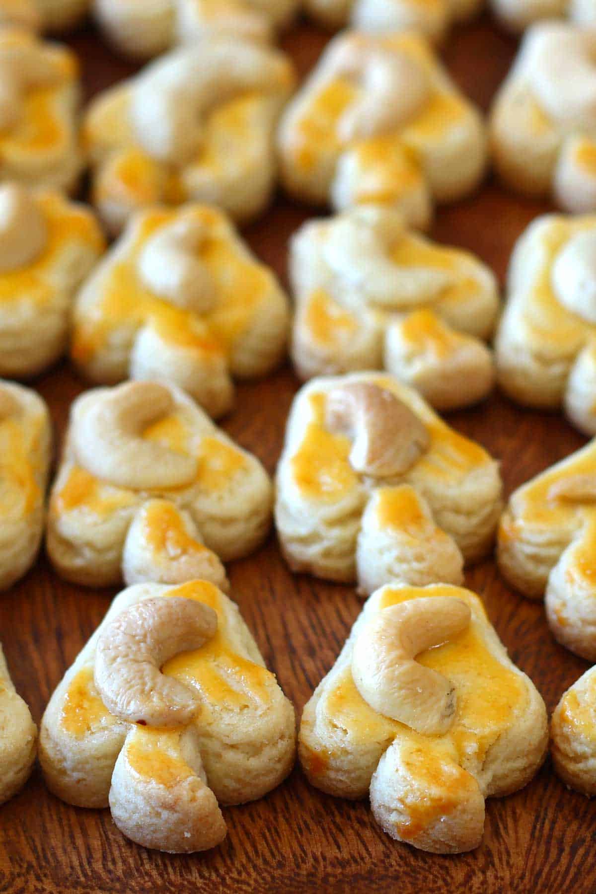 Malaysian cashew nut cookies on a wooden tray