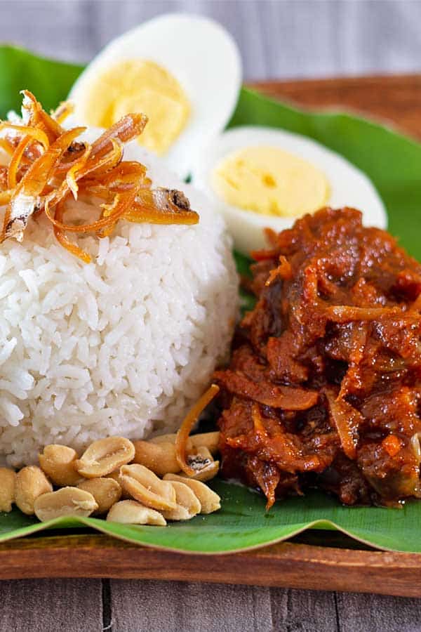 Coconut Milk Rice (Nasi Lemak) | El Mundo Eats