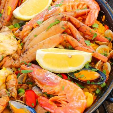 Seafood paella