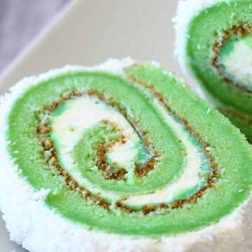 Pandan roll cake