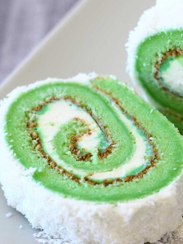 Pandan roll cake