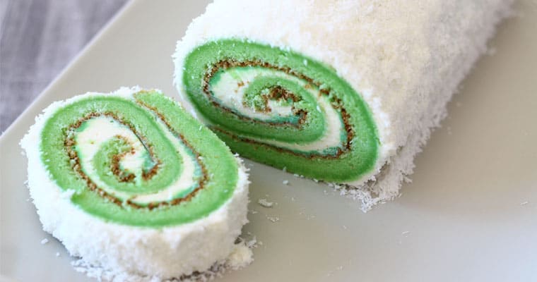 Pandan Roll Cake - El Mundo Eats