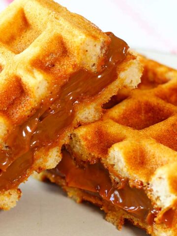 Banana Waffles with Dulce de Leche