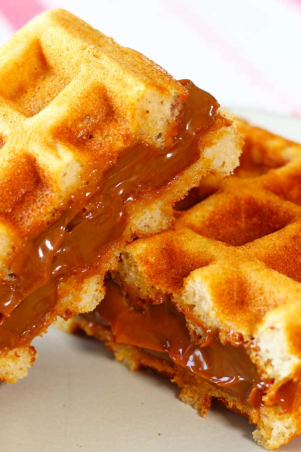 Banana Waffles with Dulce de Leche