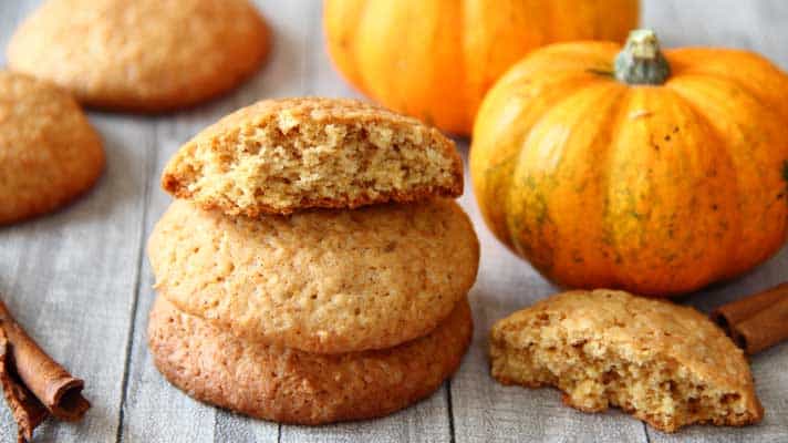 Pumpkin-Cookies_bitten-cookie