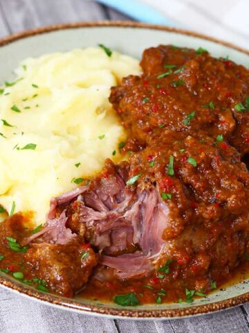 slow cooker Spanish oxtail stew