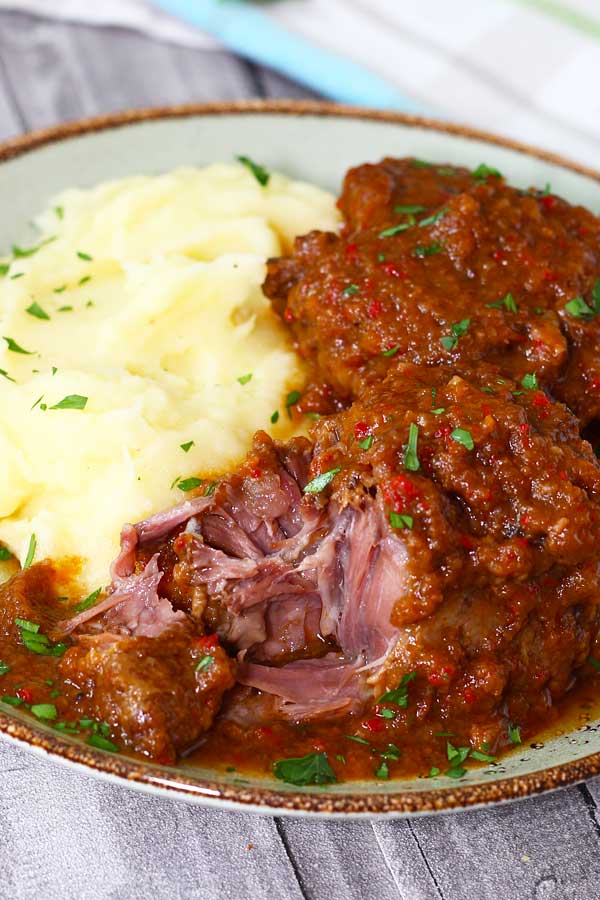 slow cooker Spanish oxtail stew