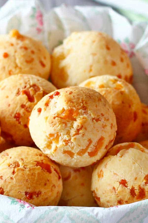 Brazilian Cheese Bread Recipe (Pao de Queijo) | El Mundo Eats