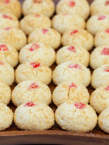 Coconut cookies served on a tray