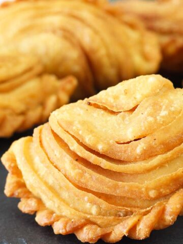 Spiral Curry Puffs