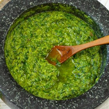 pesto in a mortart