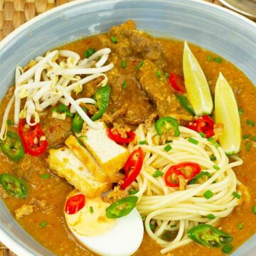 noodles in sweet potato curry soup mee rebus