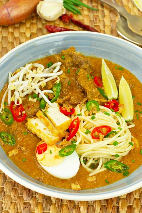 noodles in sweet potato curry soup mee rebus