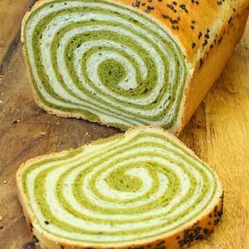 matcha bread slices