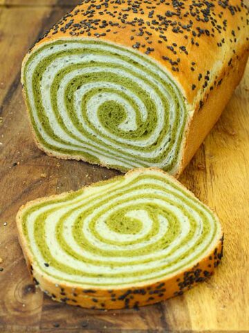 matcha bread slices