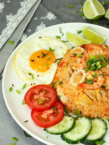 Nasi goreng USA, surf and turf fried rice