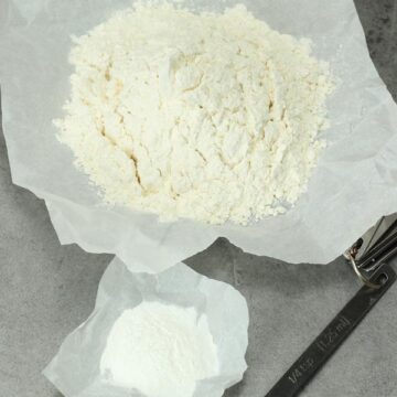 Ingredients to make self-rising flour
