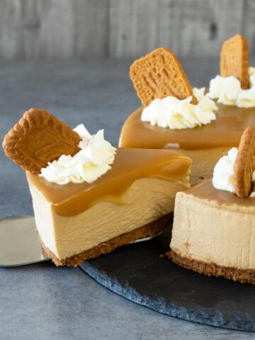 No Bake Cookie Butter Cheesecake