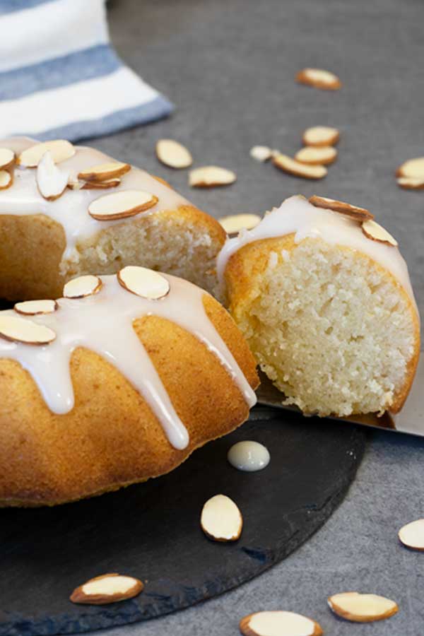 Scandinavian Almond Cake - El Mundo Eats