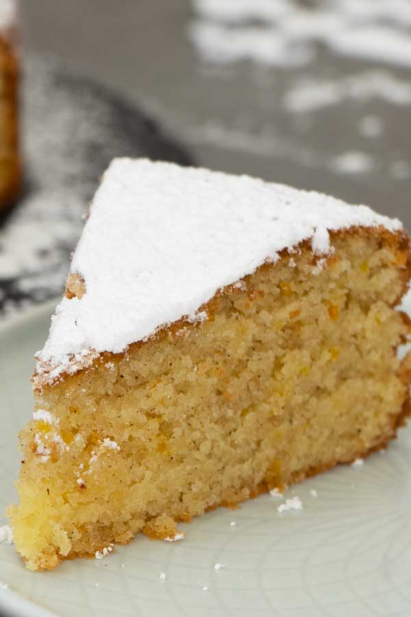 Scandinavian Almond Cake - El Mundo Eats