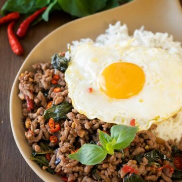 Basil stir fry with rice and fried egg