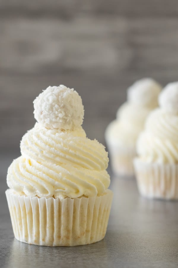 Raffaello coconut almond cupcakes