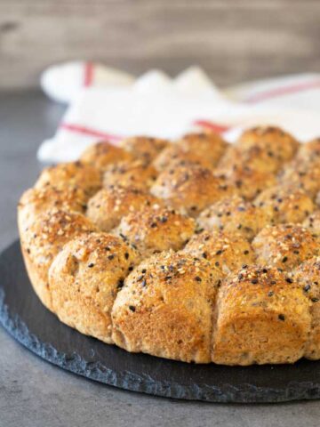 Everything Bagel Whole Wheat Pull Apart Bread