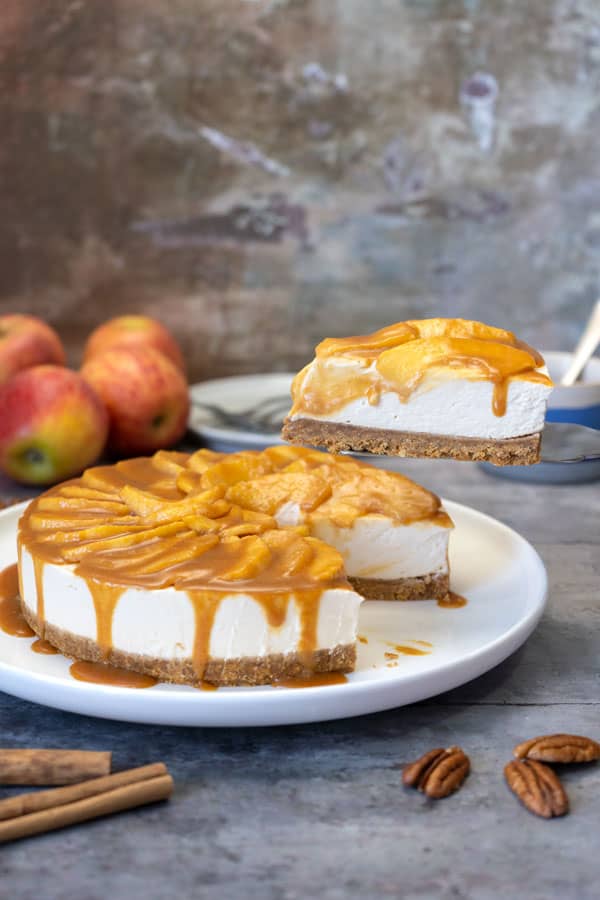 Cheesecake de Manzana y Caramelo Sin Horno - El Mundo Eats