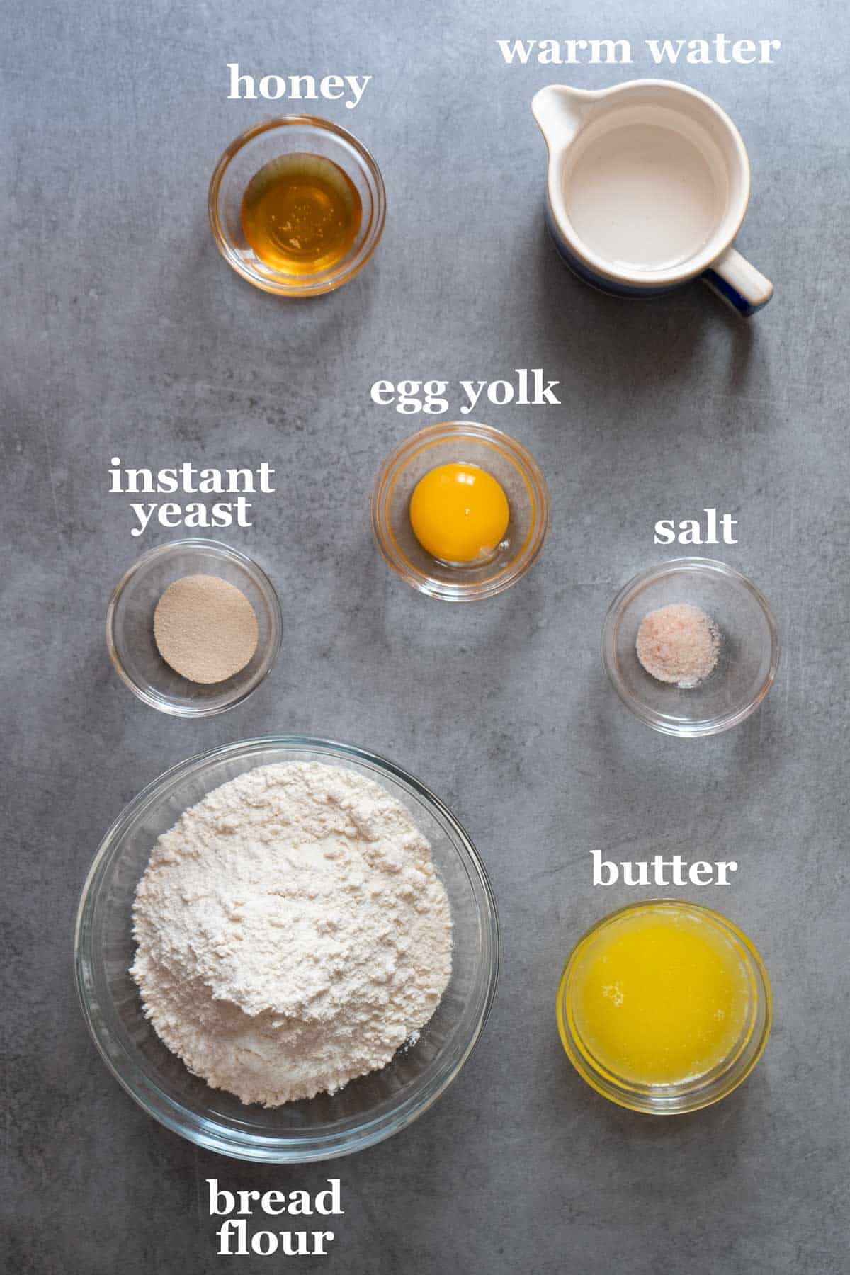 Ingredients for pesto bread rolls