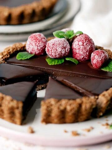 Healthy chocolate coconut tarts