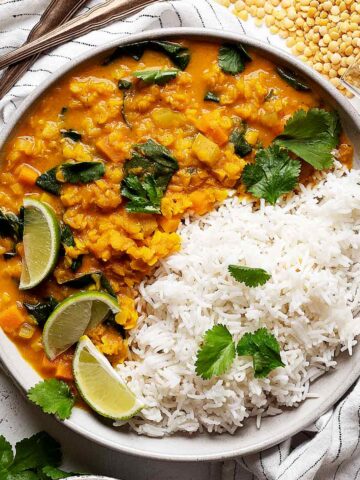 Quick lentil coconut curry in a plate view from top