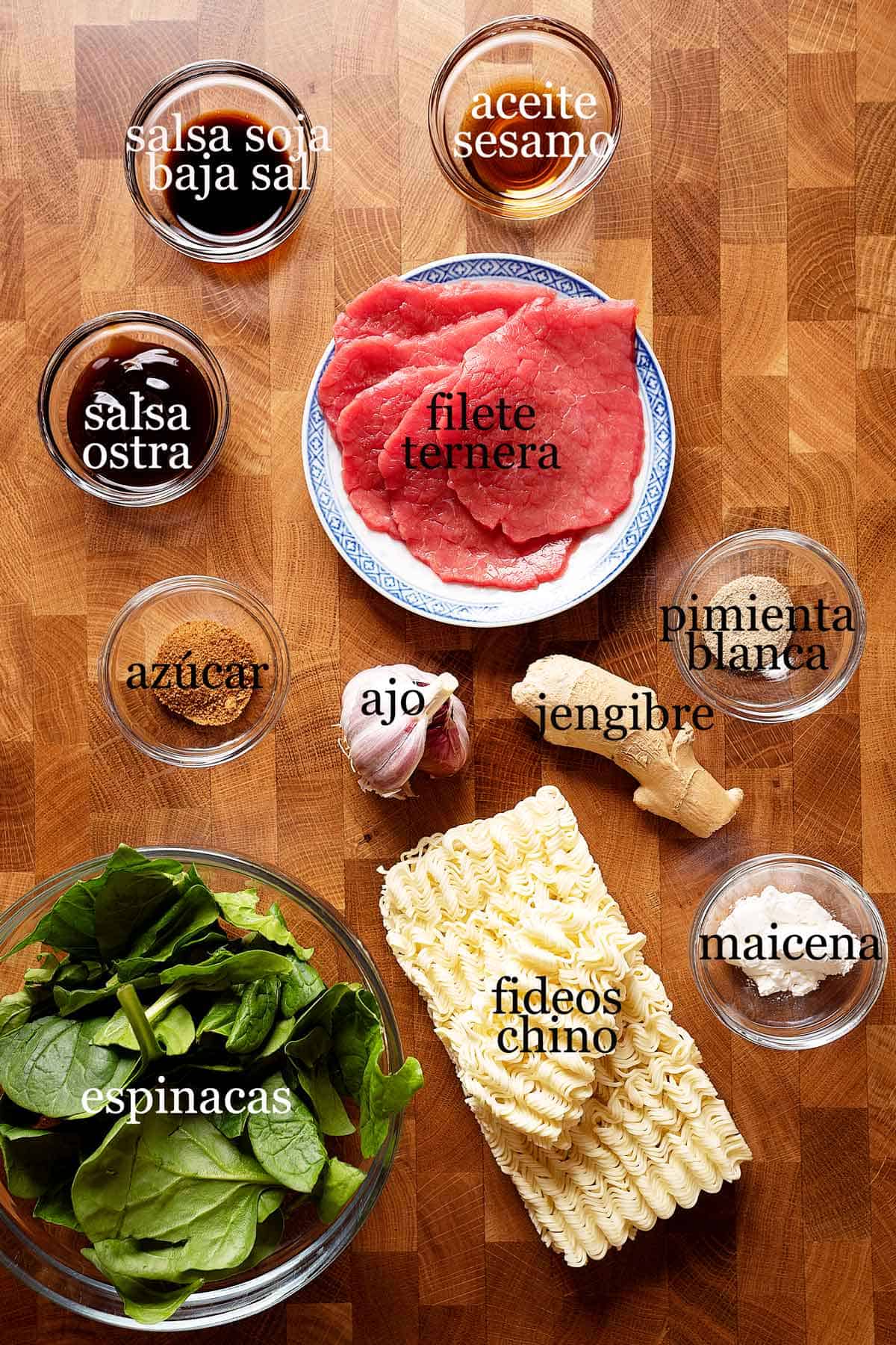 ingredientes para lo mein de carne.