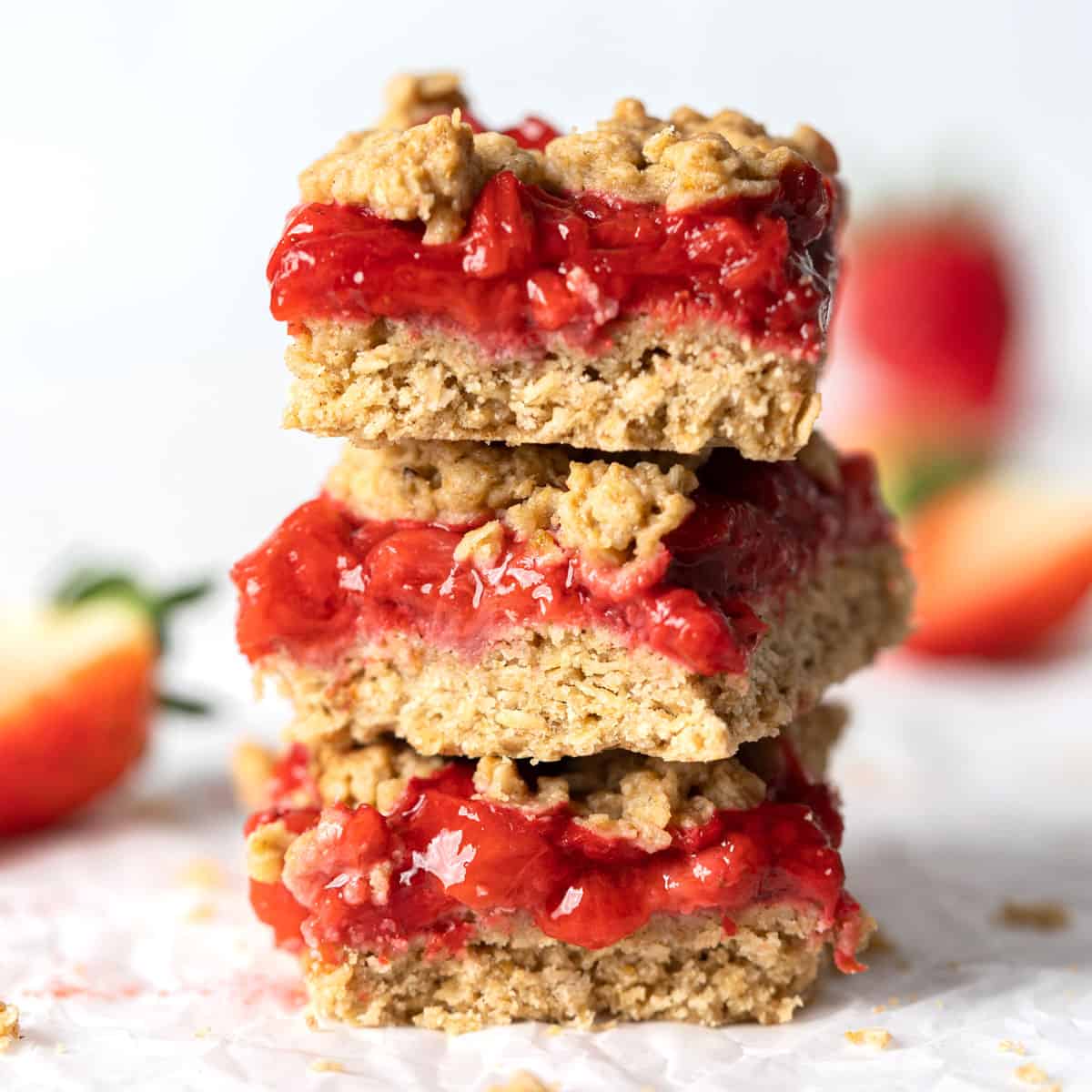 Healthy strawberry oatmeal bars