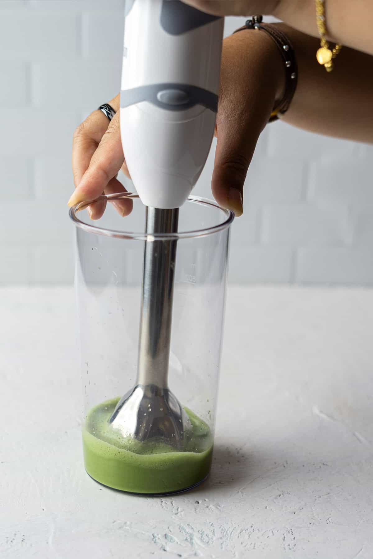 https://www.elmundoeats.com/wp-content/uploads/2022/07/Making-matcha-using-immersion-blender.jpg