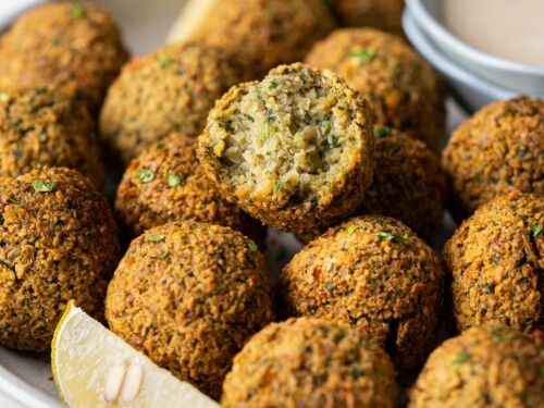 Healthy crispy air fryer falafel served with dip