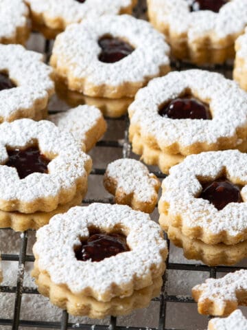 RC Healthy Linzer cookies.