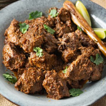 A bowl of beef rendang.