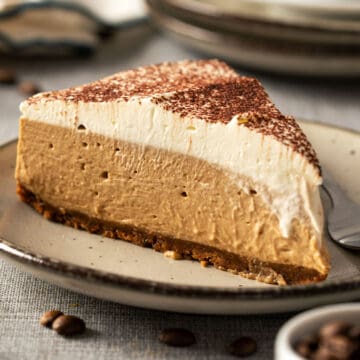 No-bake coffee cheesecake without gelatin.