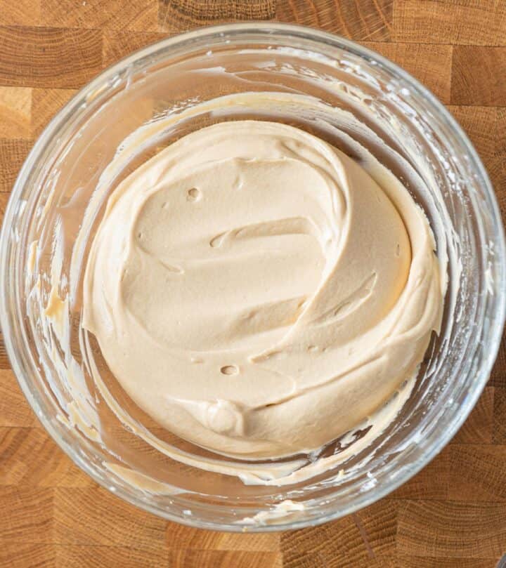 Making Biscoff filling.