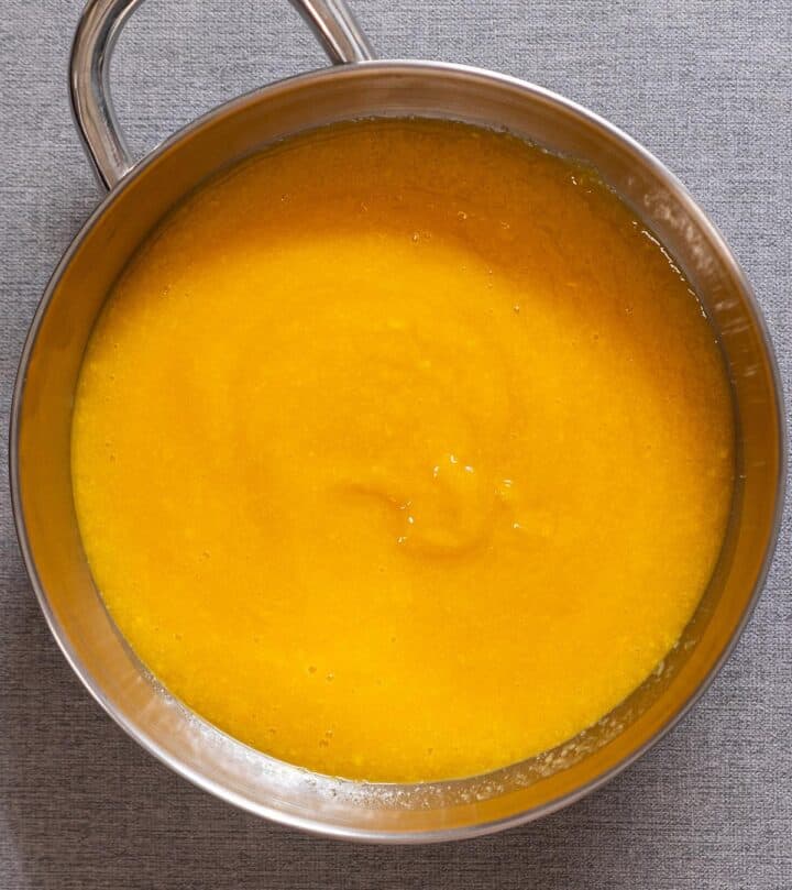 Making mango puree.