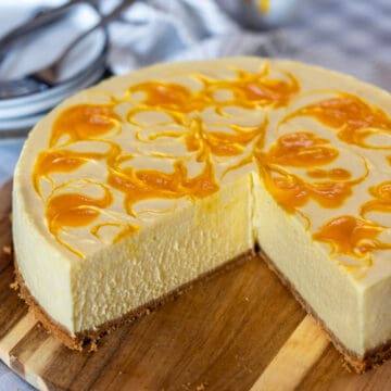 No-bake mango cheesecake.